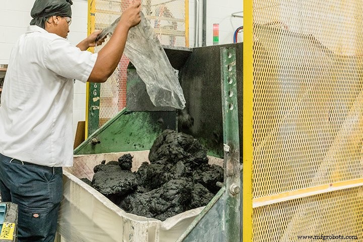 Смолитые формы (BMC): Универсальные термореактивные решения для высокопроизводительных применений