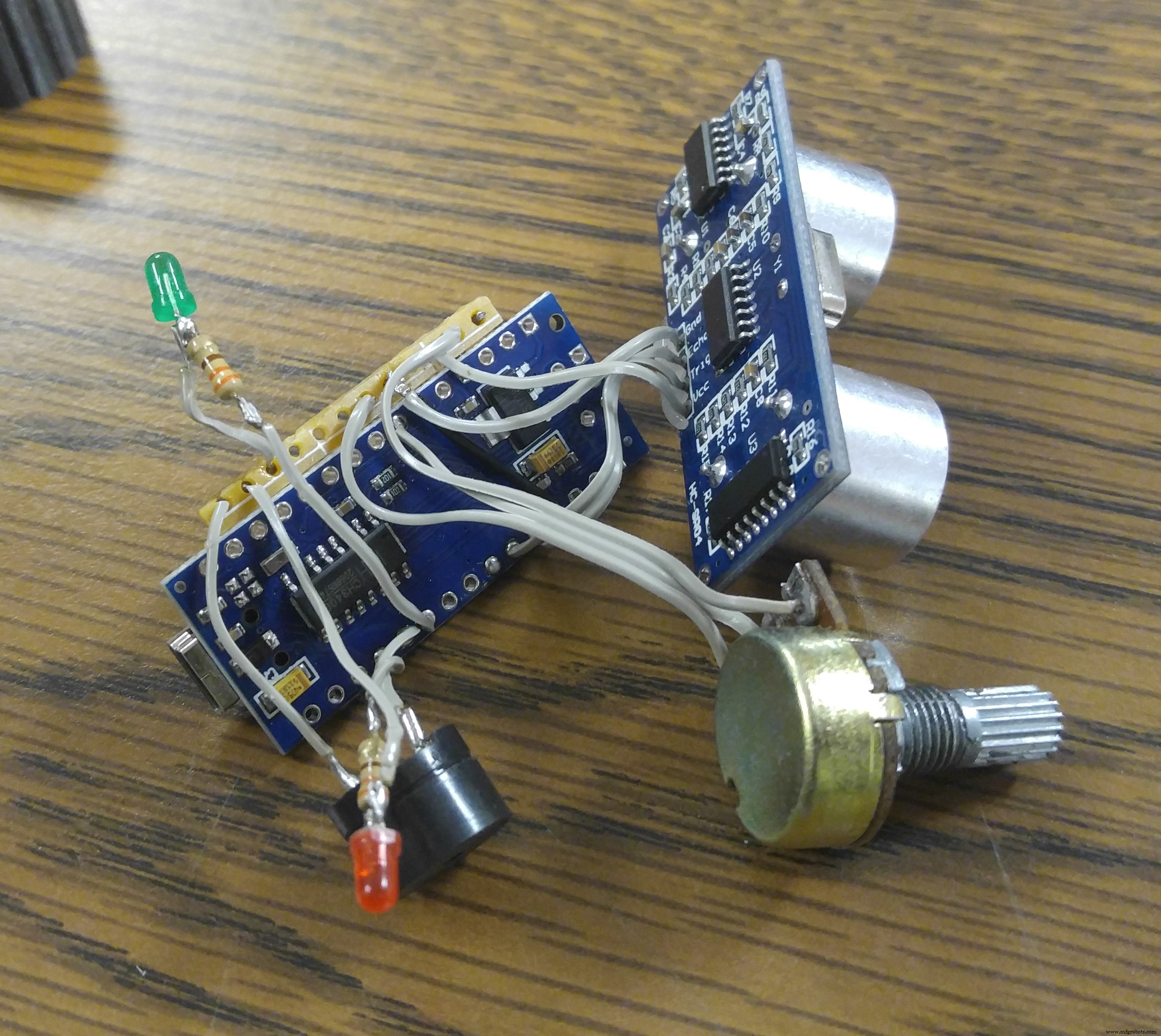 Портативный дальномер на Arduino Nano: HC-SR04, питание 18650, 3D-корпус
