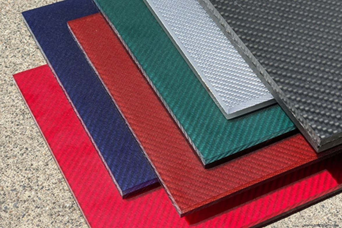 Rock West Composites расширяет портфель прочными 3Form Varia Ecoresin панелями из углеродного волокна