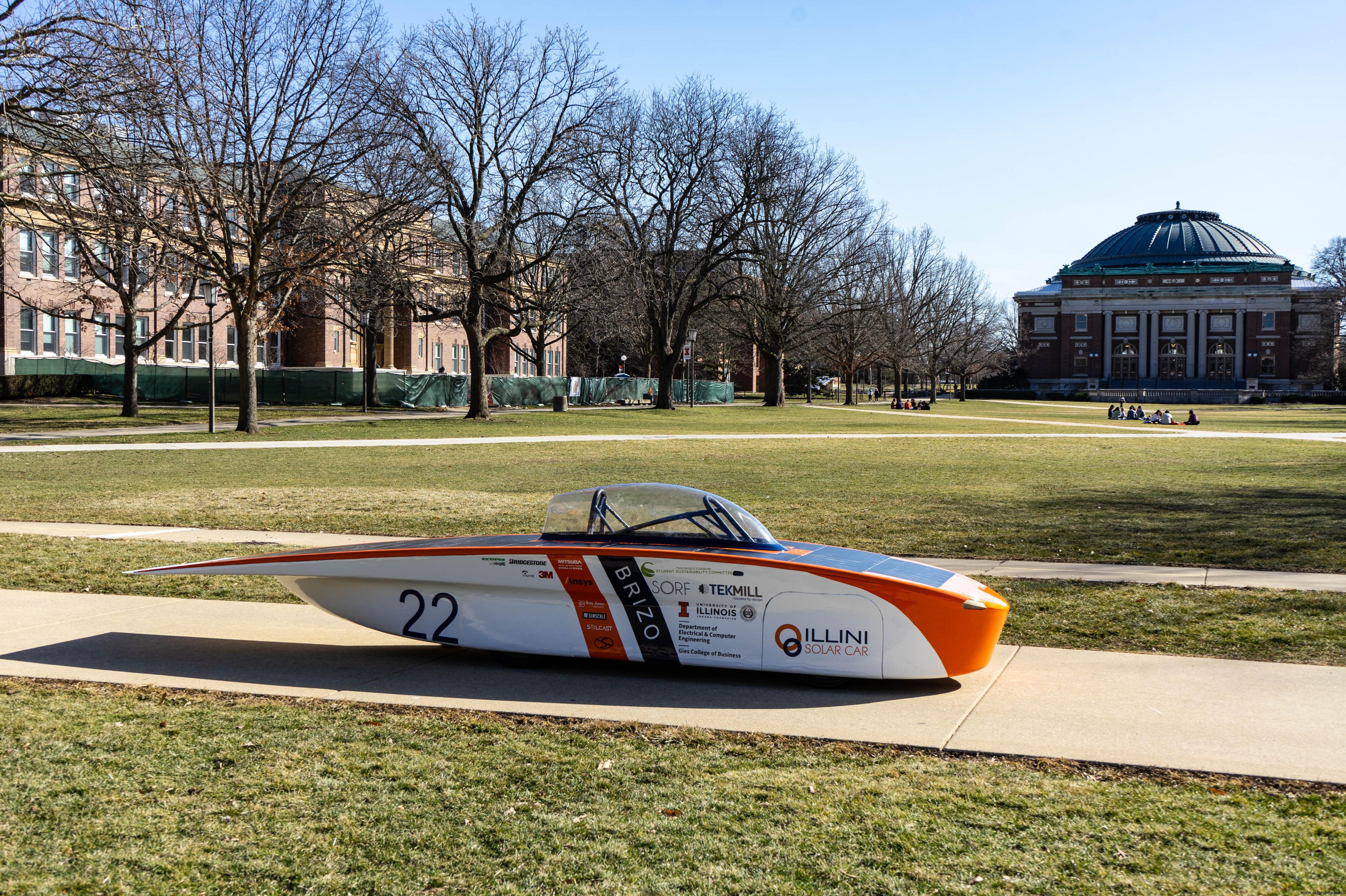 Композитный солнечный автомобиль Illini Solar Car побеждает на American Solar Challenge
