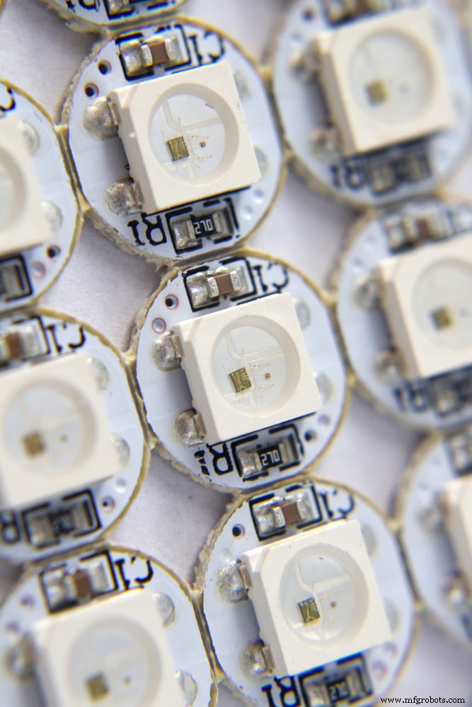 WS2812 vs WS2812B: ключевые отличия адресуемых RGB LED лент