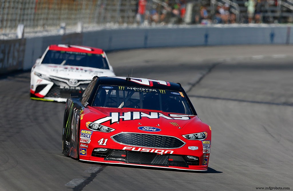 Stewart-Haas Racing повышает производительность и снижает затраты стратегиями умного станочного цеха
