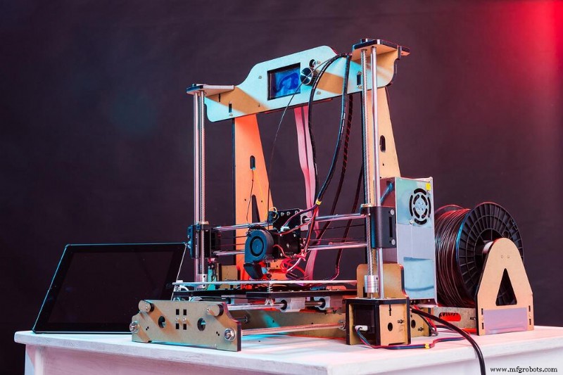 Как селективное лазерное синтерирование (SLS) превращает 3D CAD-дизайны в твердые детали