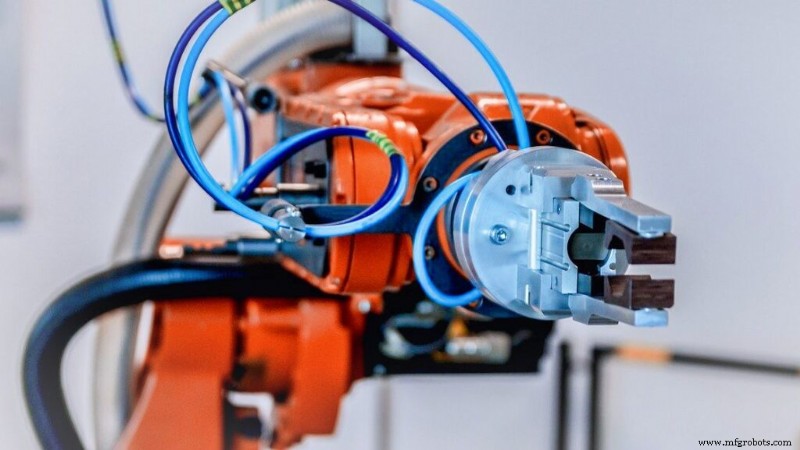 Быстро запрограммируйте промышленного пик-энд-плейс робота с RoboDK