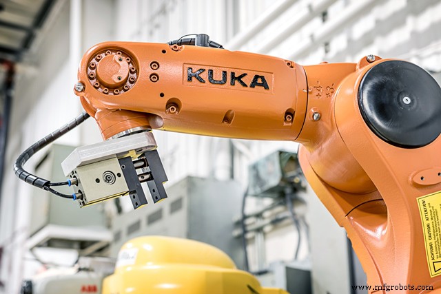 KUKA Robotics: пионер инноваций в промышленной автоматизации